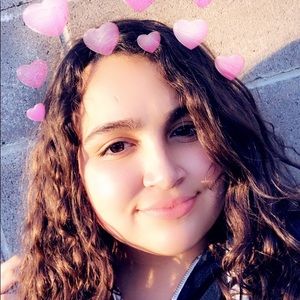 Meet your Posher, Alexia